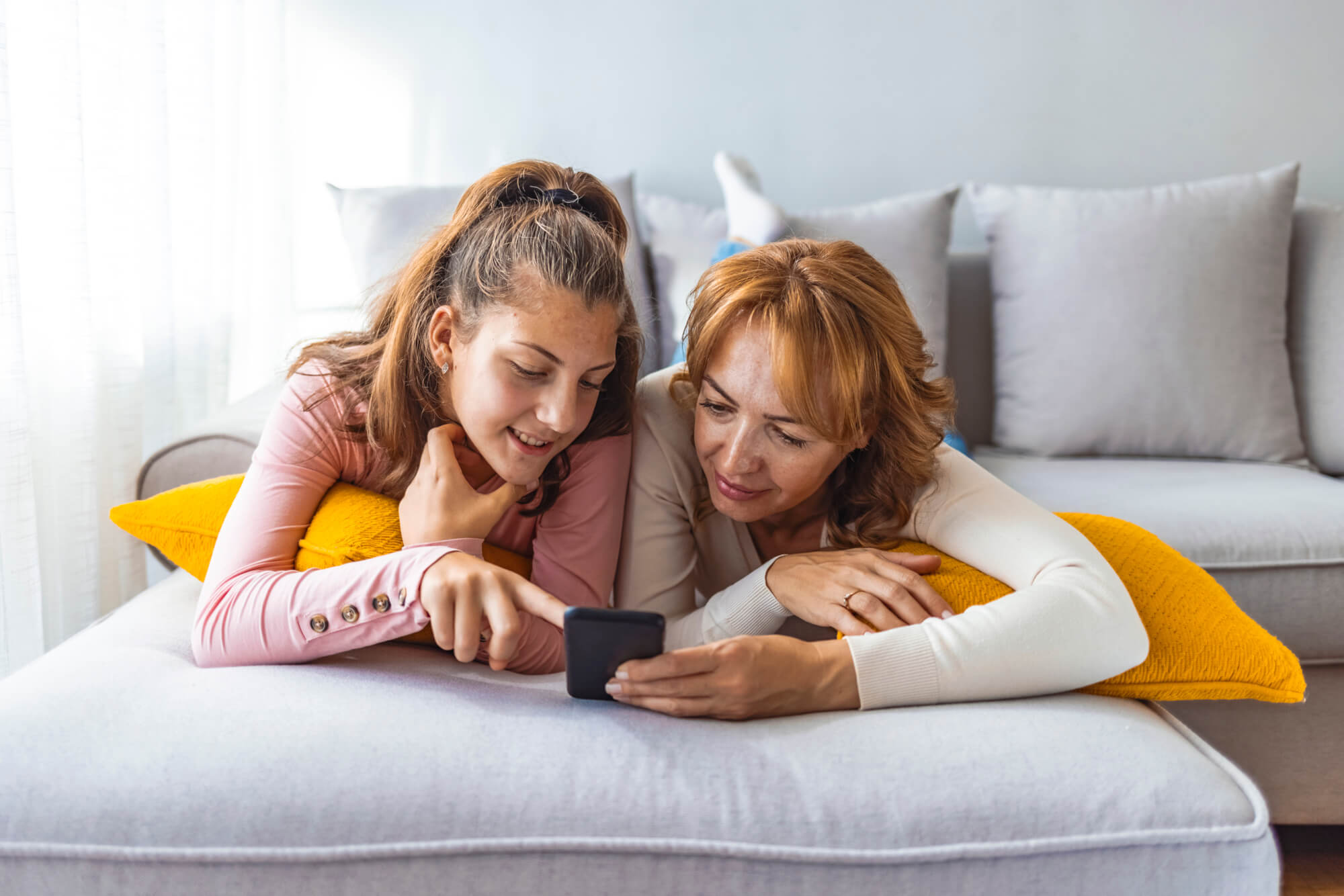 Navigating Digital Reality:  How Trusted Relationships Build Online Resilience  feature image